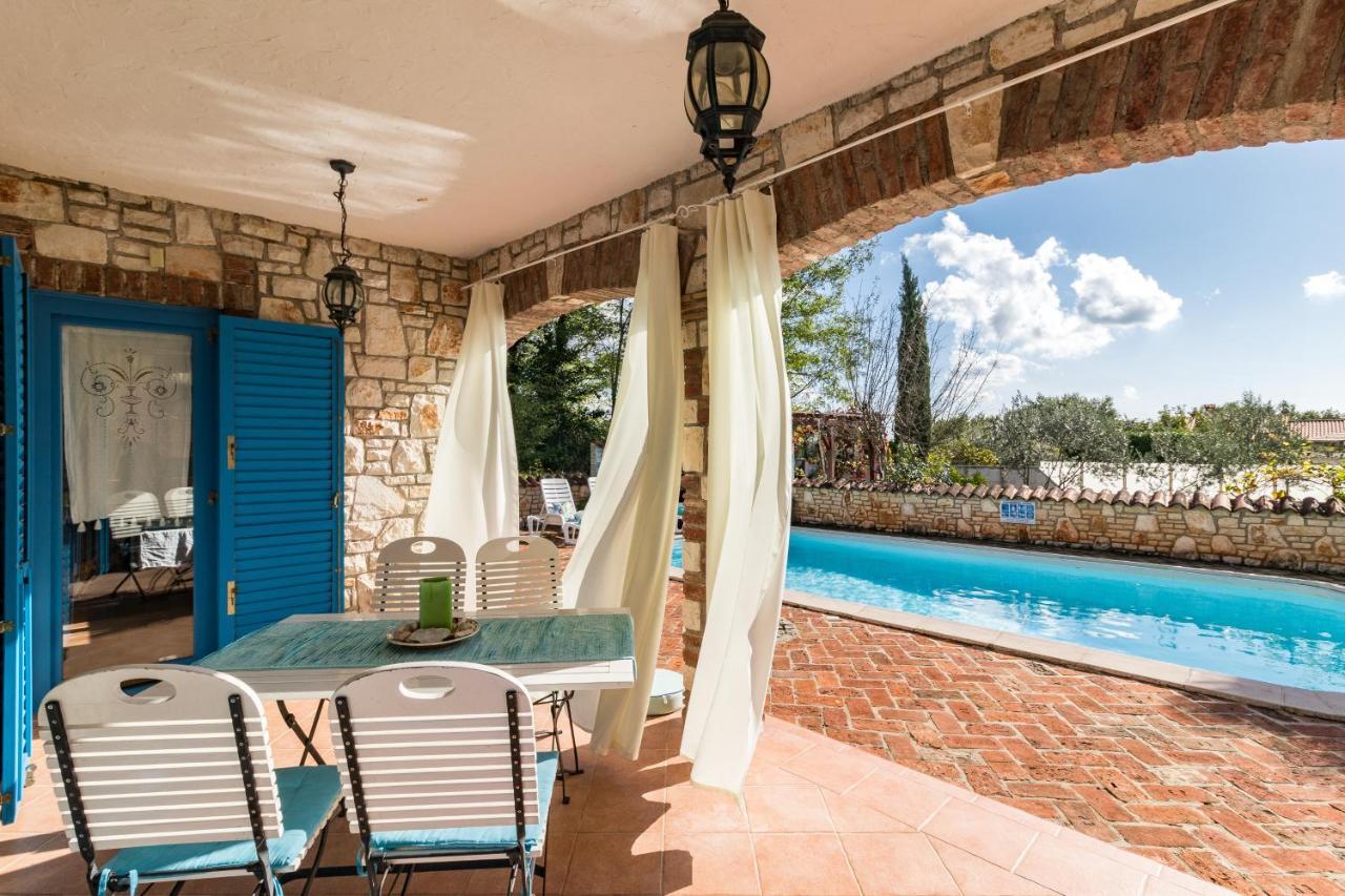Villa-Johanna Kaštelir المظهر الخارجي الصورة
