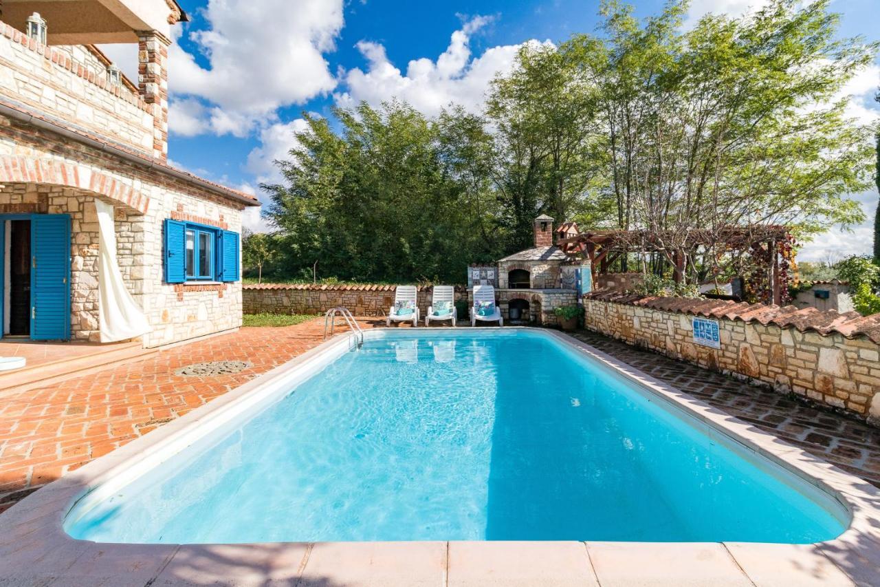 Villa-Johanna Kaštelir المظهر الخارجي الصورة